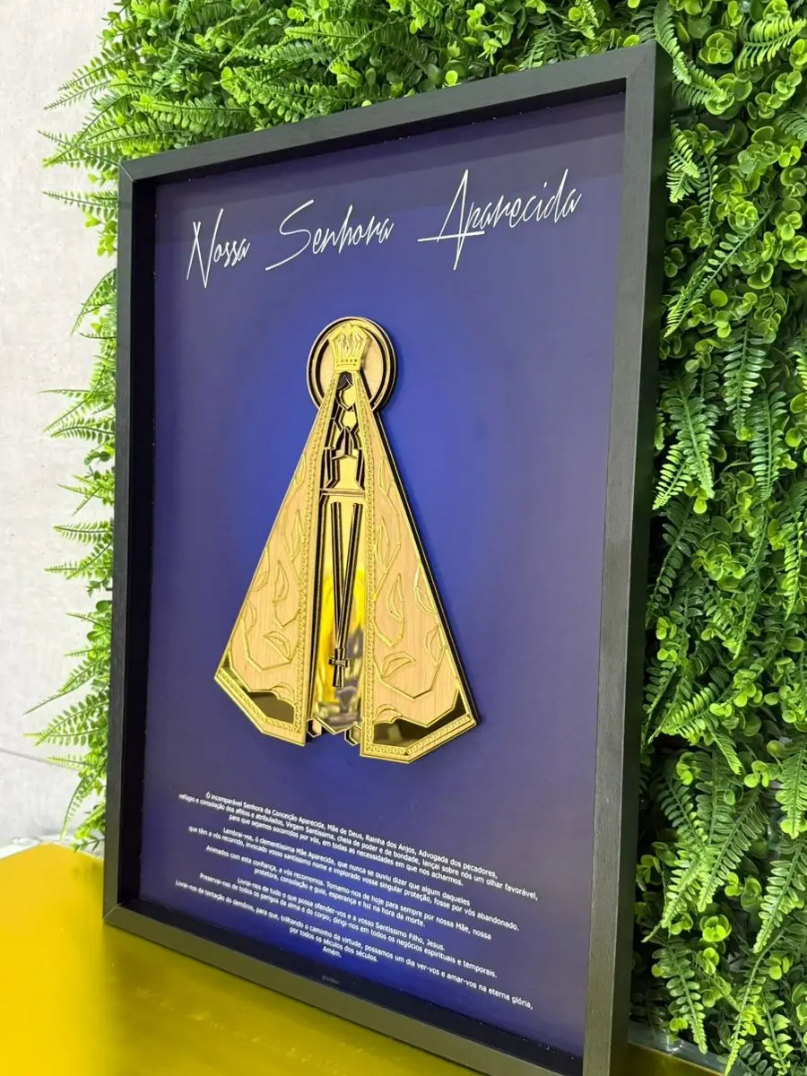 COMPRE 1 LEVE 2 - Quadro Nossa Senhora Aparecida 80x120cm — Alto Relevo Dourado com Oração | Moldura Premium - Imagem 2