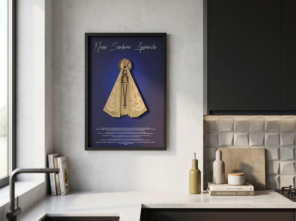COMPRE 1 LEVE 2 - Quadro Nossa Senhora Aparecida 80x120cm — Alto Relevo Dourado com Oração | Moldura Premium